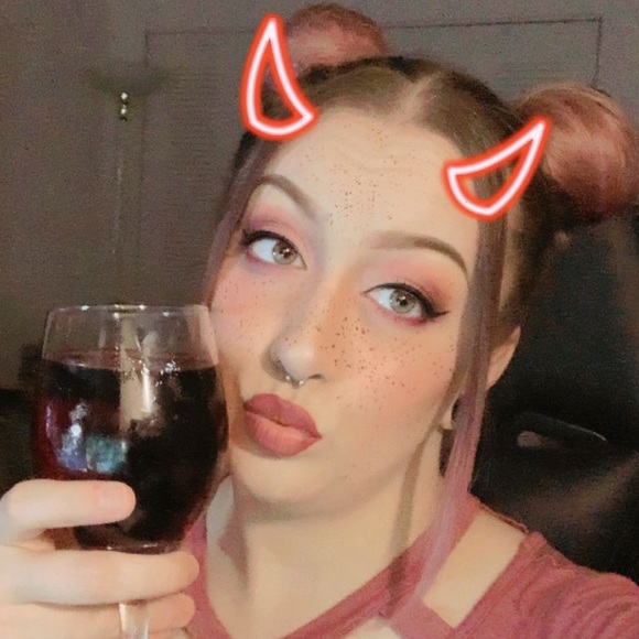 Meet your Posher, Mallory - Picture 5 of 5